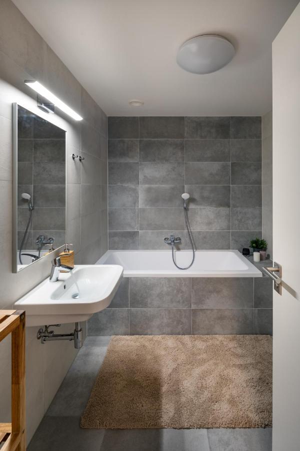 Prague Days - Exclusive Condo In Trendy Neighbourhood Eksteriør billede